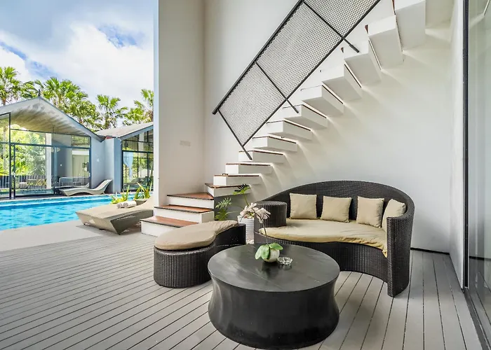 Вилла Luxury In - 2 Bedroom, Infinity Pool, Pet Friendly & Concierge