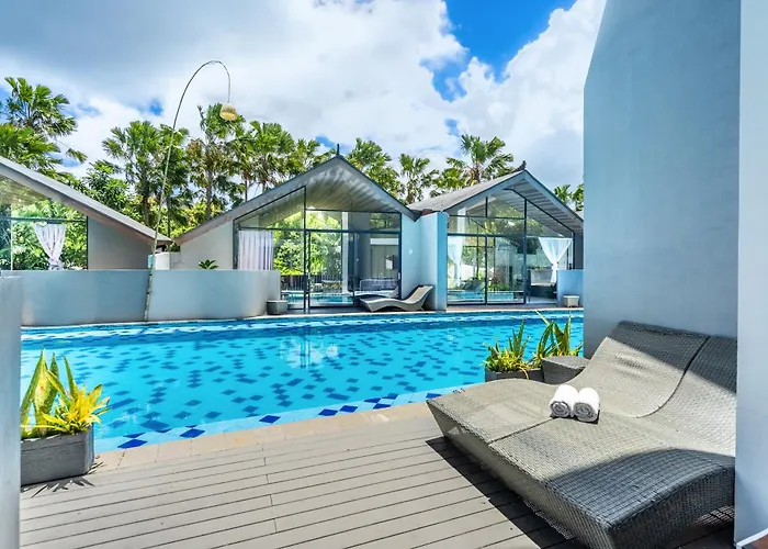 Luxury In - 2 Bedroom, Infinity Pool, Pet Friendly & Concierge Вилла