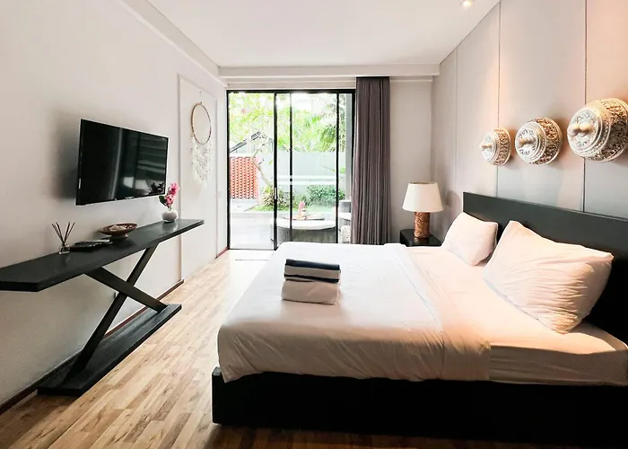 Вилла Luxury In - 2 Bedroom, Infinity Pool, Pet Friendly & Concierge *