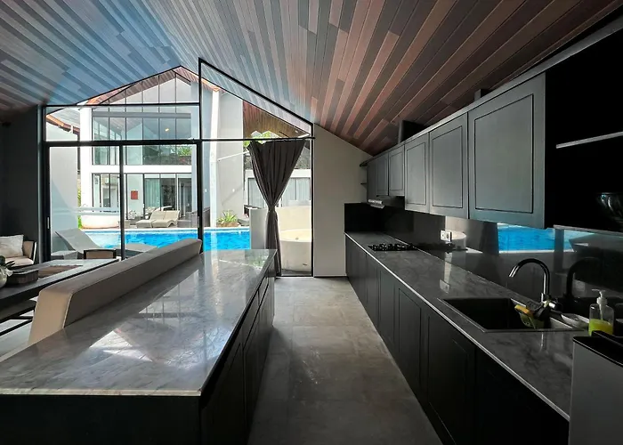 Вилла Luxury In - 2 Bedroom, Infinity Pool, Pet Friendly & Concierge
