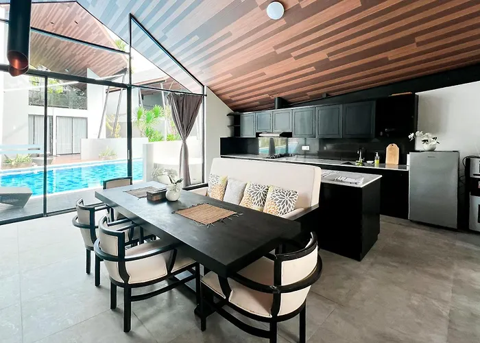 Вилла Luxury In - 2 Bedroom, Infinity Pool, Pet Friendly & Concierge *