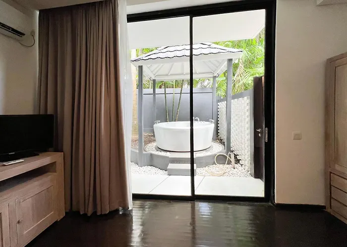 Luxury In - 2 Bedroom, Infinity Pool, Pet Friendly & Concierge *
