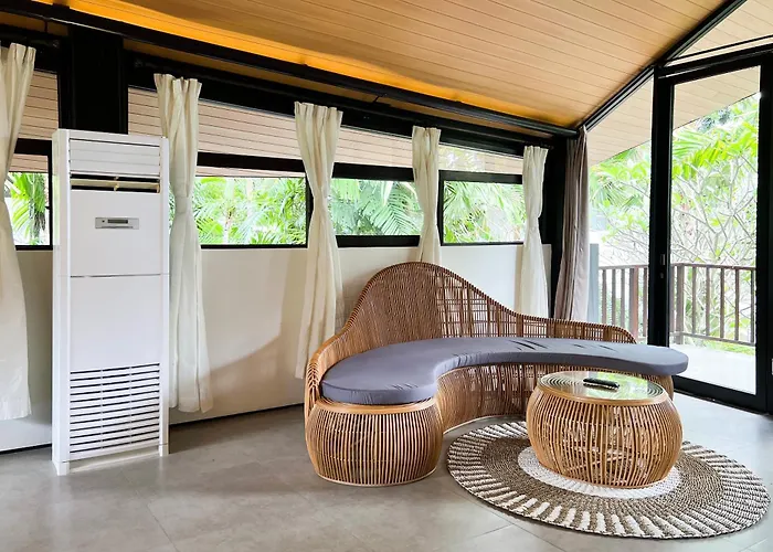 Вилла Luxury In - 2 Bedroom, Infinity Pool, Pet Friendly & Concierge