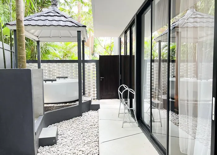 Luxury In - 2 Bedroom, Infinity Pool, Pet Friendly & Concierge Вилла