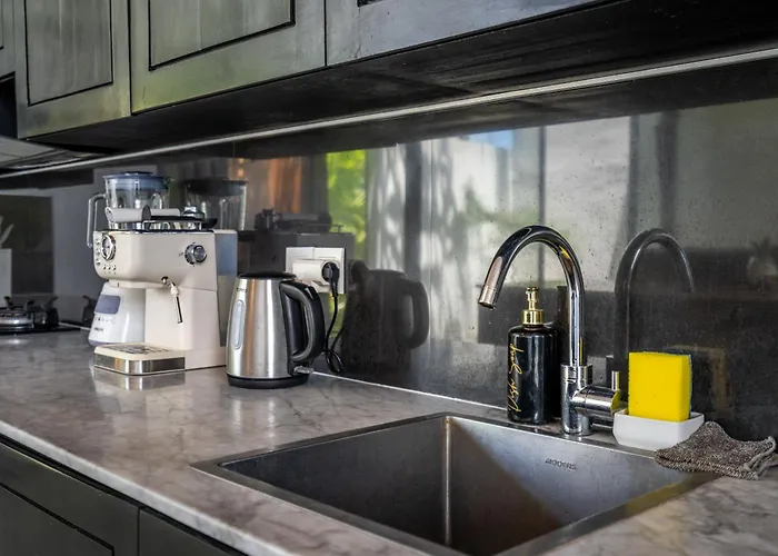 Luxury In - 2 Bedroom, Infinity Pool, Pet Friendly & Concierge *