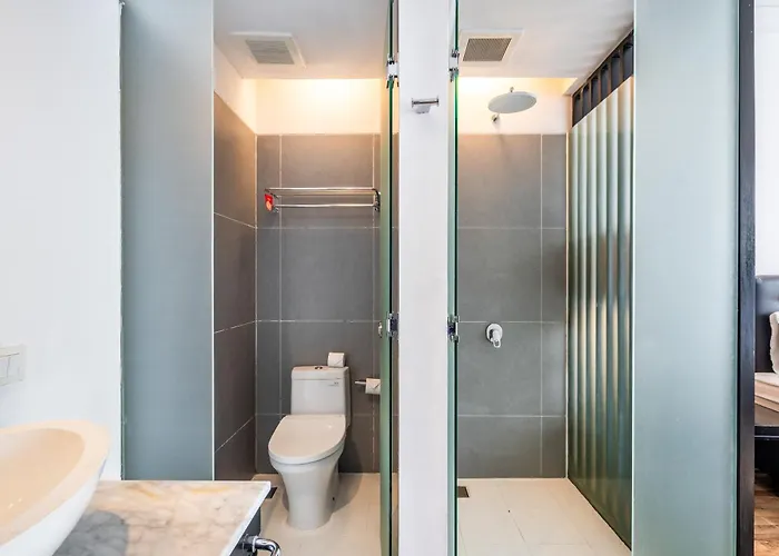 Luxury In - 2 Bedroom, Infinity Pool, Pet Friendly & Concierge Вилла